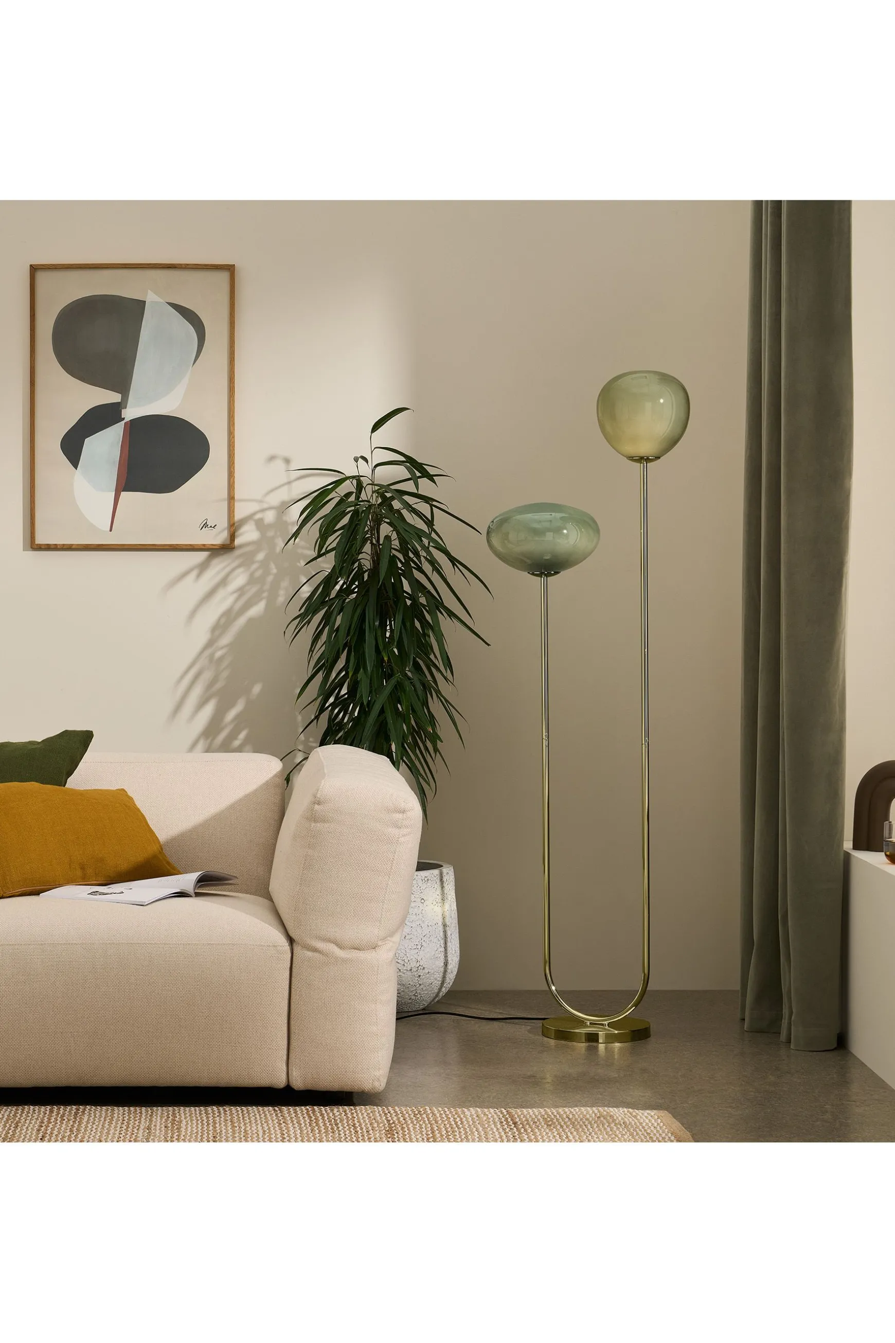 Fashion Adrianne Floor Lamp Adrianne | Brass