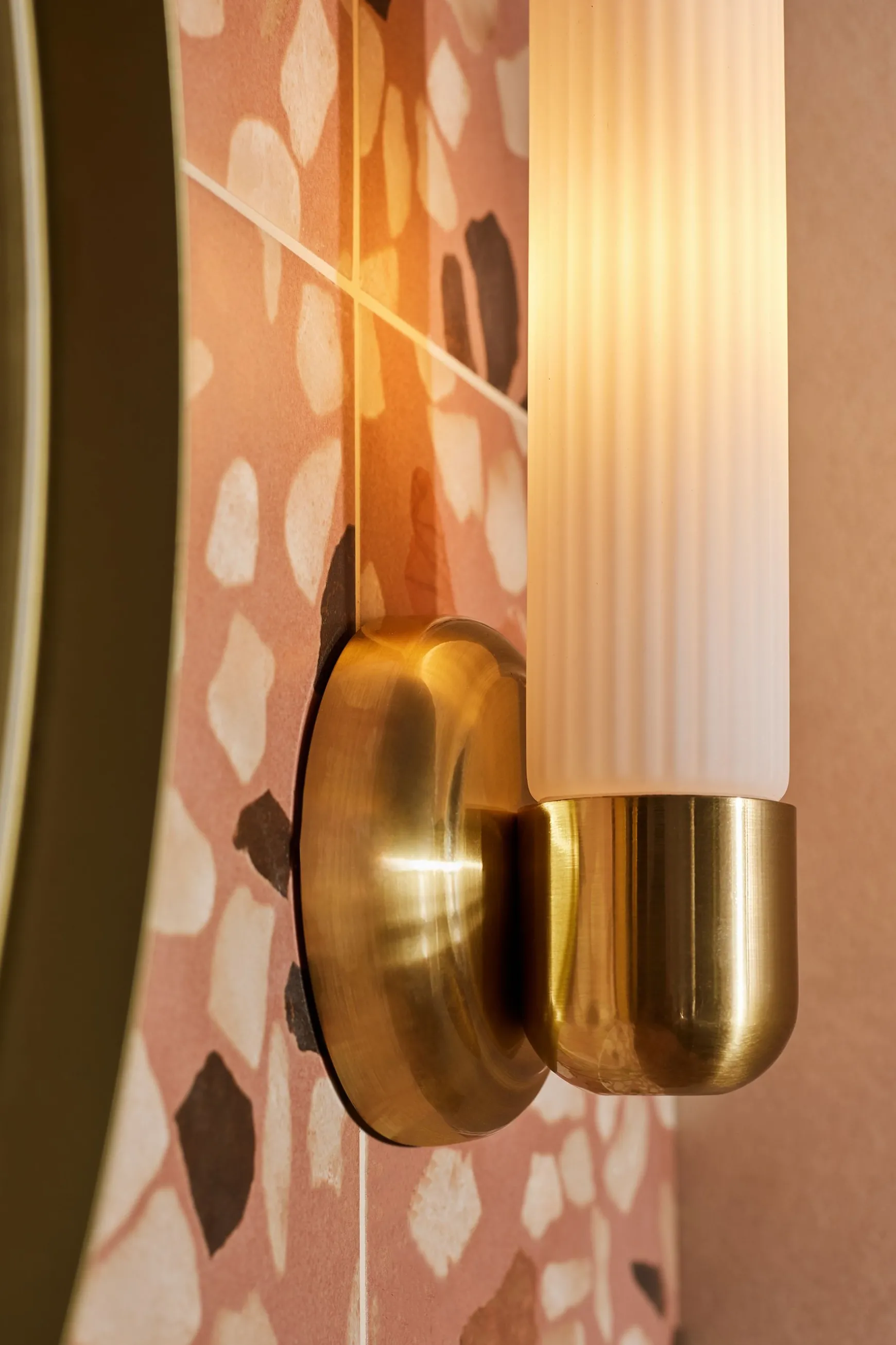 Store Stella Wall Light Brass | Living Room